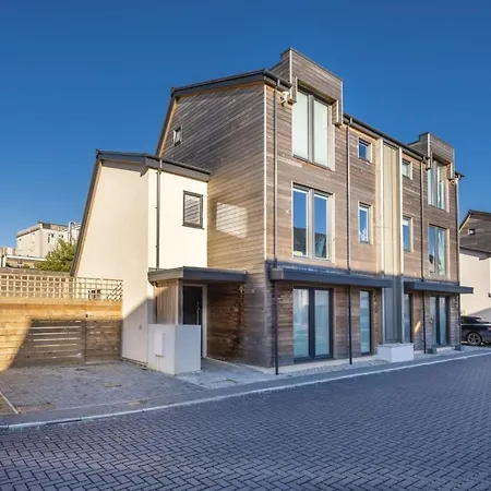 Hilgrove House *