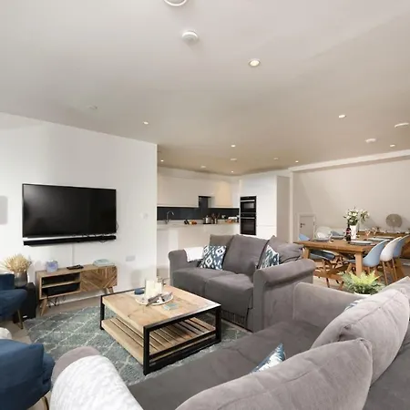 Holiday home Hilgrove House *