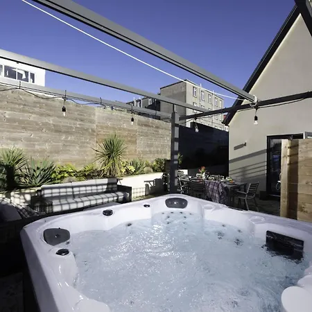 Hilgrove House Semesterbostad *